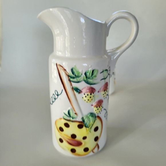 Vintage Pitcher and 2 Juice Cups Fruit Hand Painted Made in Japan Ceramic - Picture 6 of 10